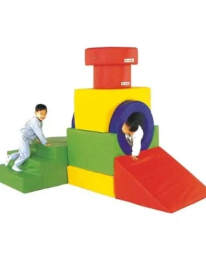 Parcours de motricité en modules mousse Montessori pour enfants, jouet éducatif au Maroc pour développer équilibre, coordination et motricité fine.