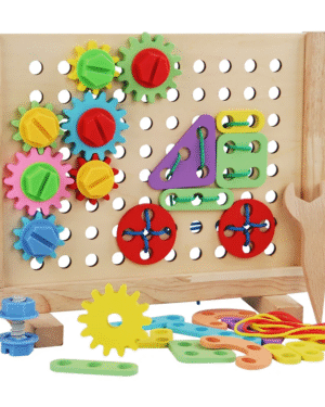 Photo d’un panneau Montessori en bois intégrant vis à serrer/desserer et engrenages colorés — destiné à développer la coordination des mains, la dextérité et la compréhension mécanique chez l’enfant dès 3 ans. playfun.ma